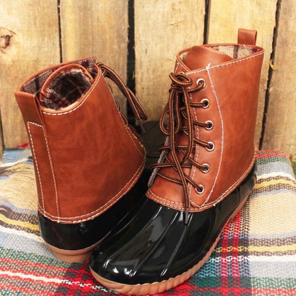 NEW SIZES Ladies classic lace up duck boots. Black - Picture 2 of 3